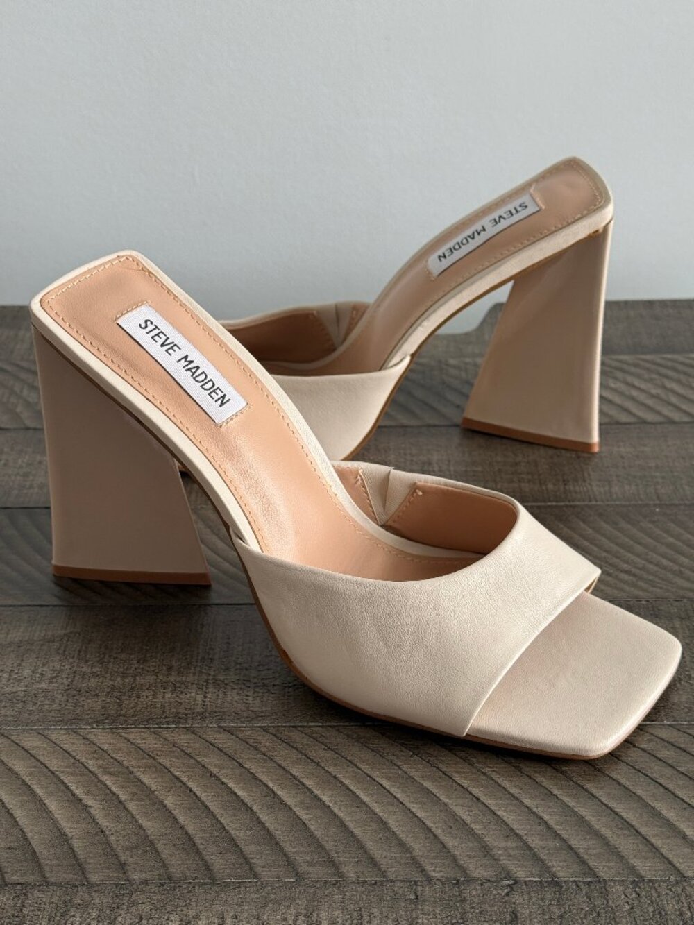 Steve Madden "Twists" Bone Leather Block Heel Sandals Size 10M